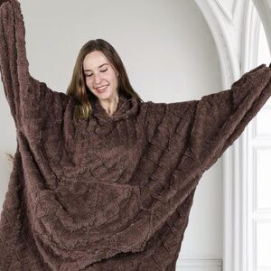 Mizzeo Oversized Wearable Blanket